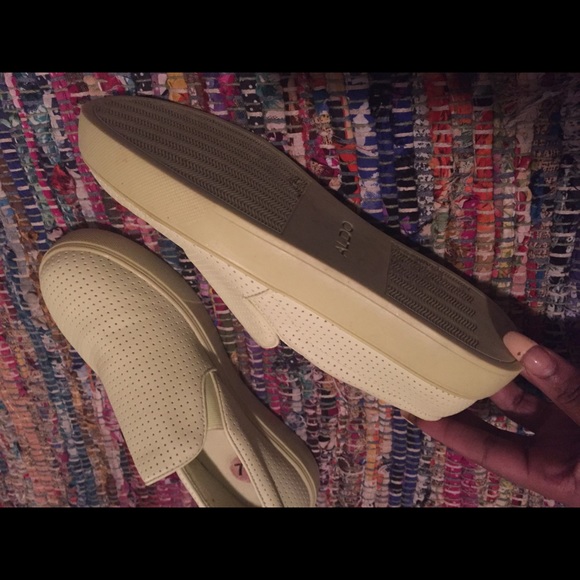 Cleaning out closet springs here - Picture 2 of 2